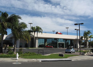 santa_ana_dealership_ext