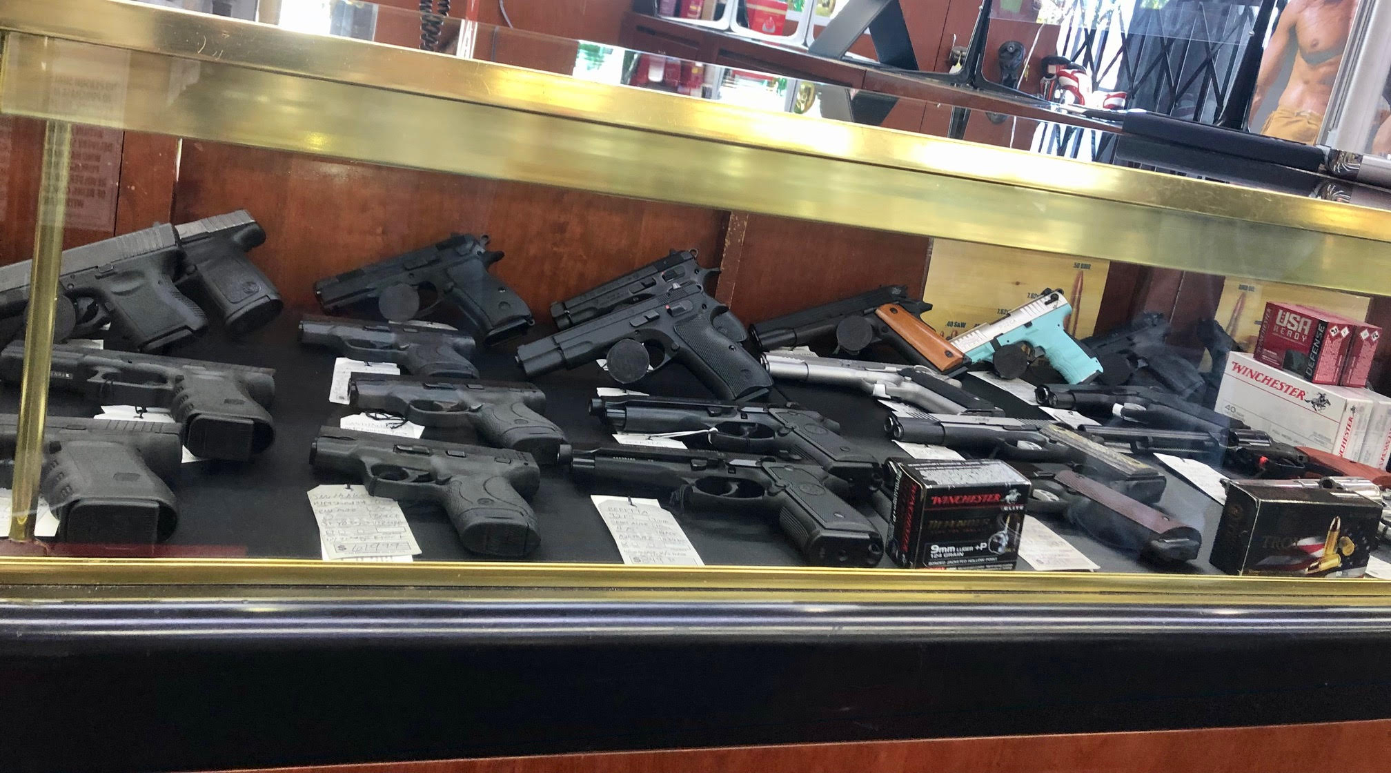 Traders Loan And Jewelry is L.A. s Newest Gun Dealer and Pawn Shop